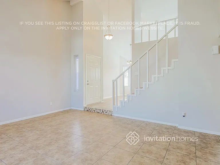5829 S 42nd St — Photo 3