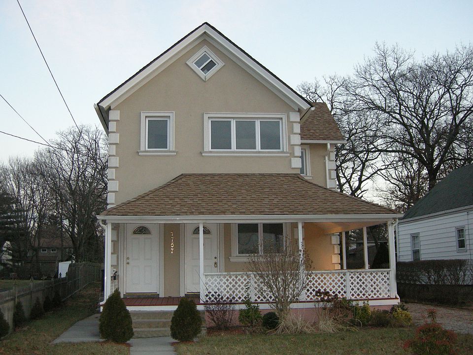 1757 Hancock St, Hewlett, NY 11557
