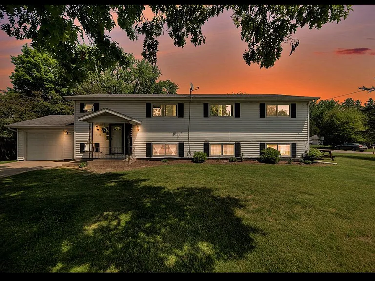 8423 S Westnedge Ave — Photo 2