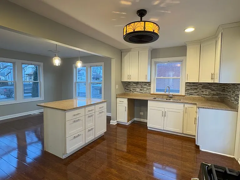 18320 Morris Ave — Photo 20