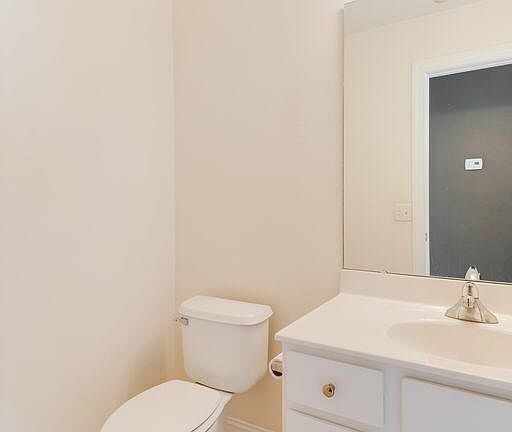 4th image of 5012 Glen Cove Drive SE