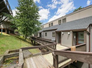 46 Slalom Way, Tannersville, PA 18372