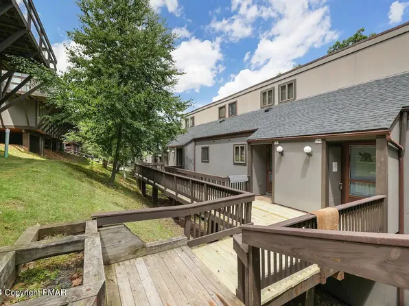 46 Slalom Way, Tannersville, PA 18372