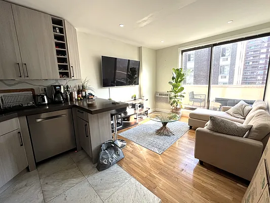 Rented by Akam Sales and Brokerage | media 11