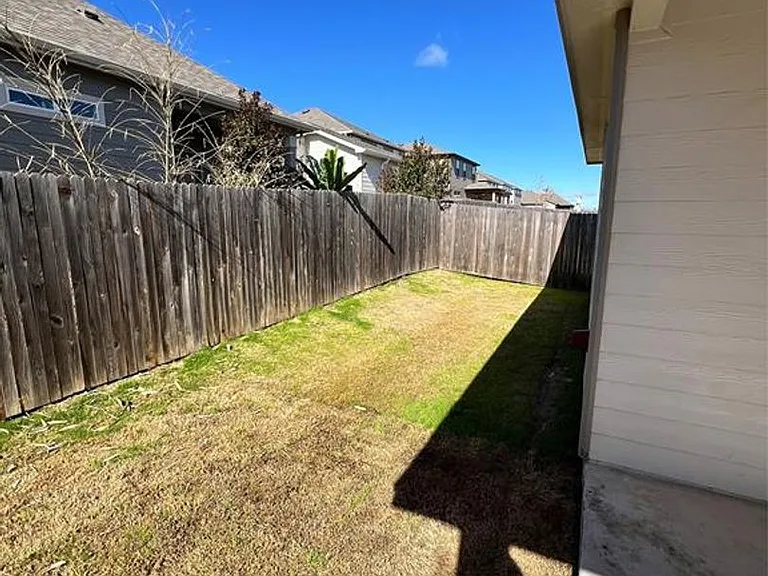 6516 Carriage Pines Dr — Photo 23