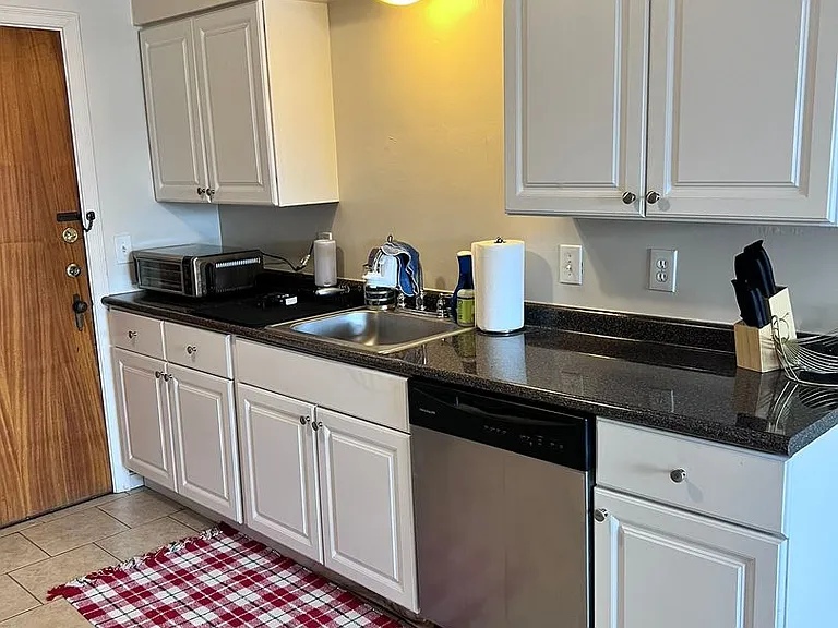 2860 Observatory — Photo 12