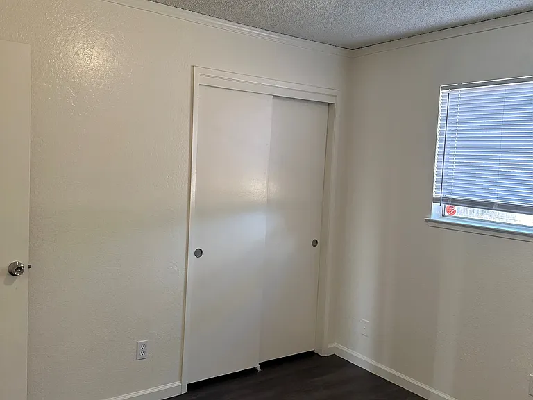 1529 Santa Ana Ave — Photo 6