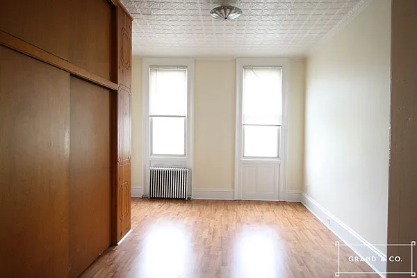 Rented by Grand & Co. | media 9