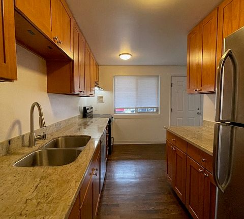 3rd image of 4423 S Brandon St #0