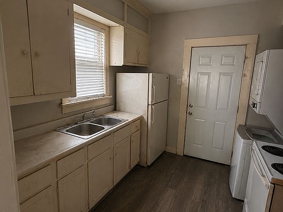2nd image of 3808 Northview Dr