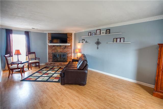 2nd image of 3357 Country Way Rd