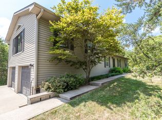 8050 W Sugar Creek Dr, Columbia, MO 65203