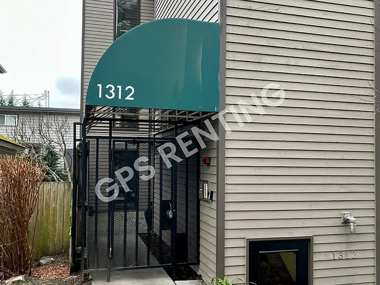 1312 6th Ave N #4 — Photo 2