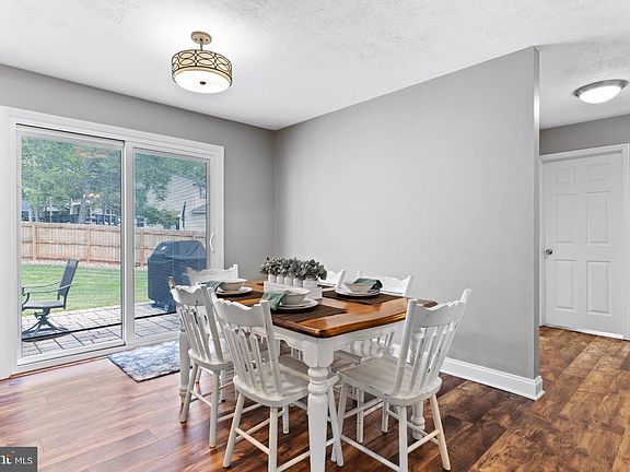 5th image of 60 Bunker Ln