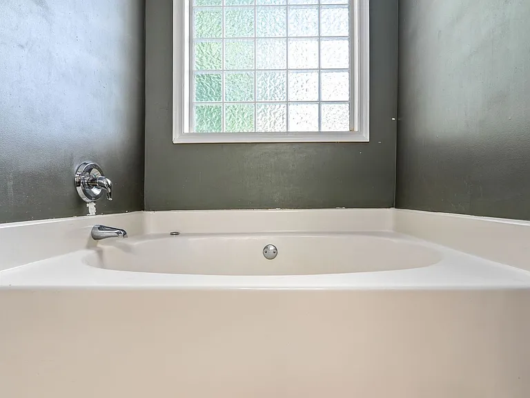 4264 Live Oak Dr — Photo 9