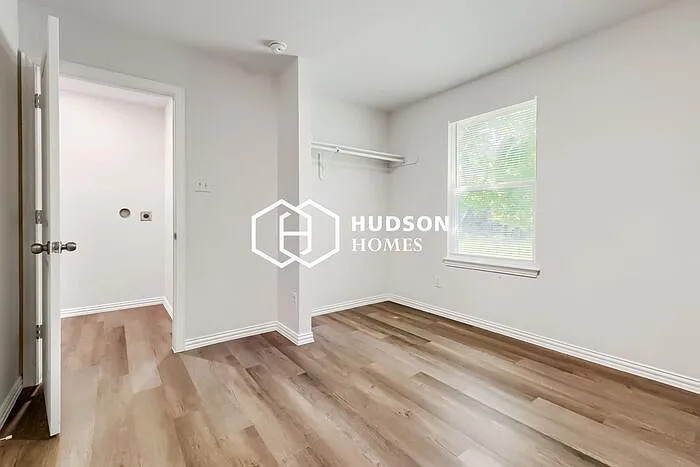 925 Burgan St #B — Photo 8