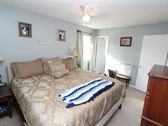 3rd image of 1118 Irish Ct