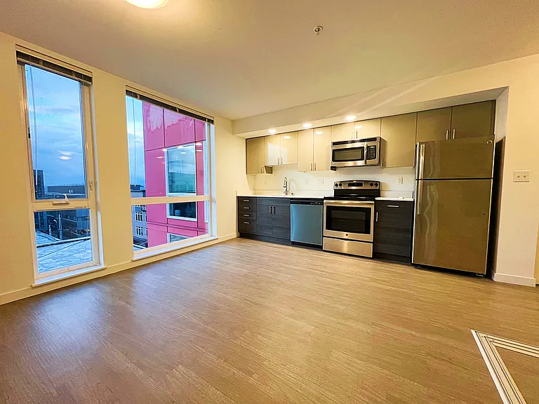 Queen Anne Flats — Photo 47