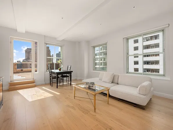 88 Greenwich St APT 2101, New York, NY 10006