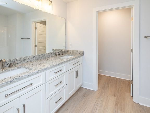 5th image of 1533 Payne St