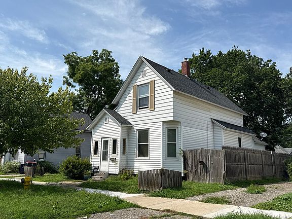 2nd image of 111 E 17th St