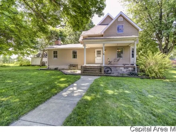 419 E Lincoln St, Edinburg, IL 62531