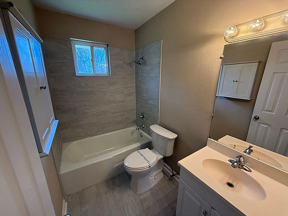4th image of 114 Nelson St SE #4114
