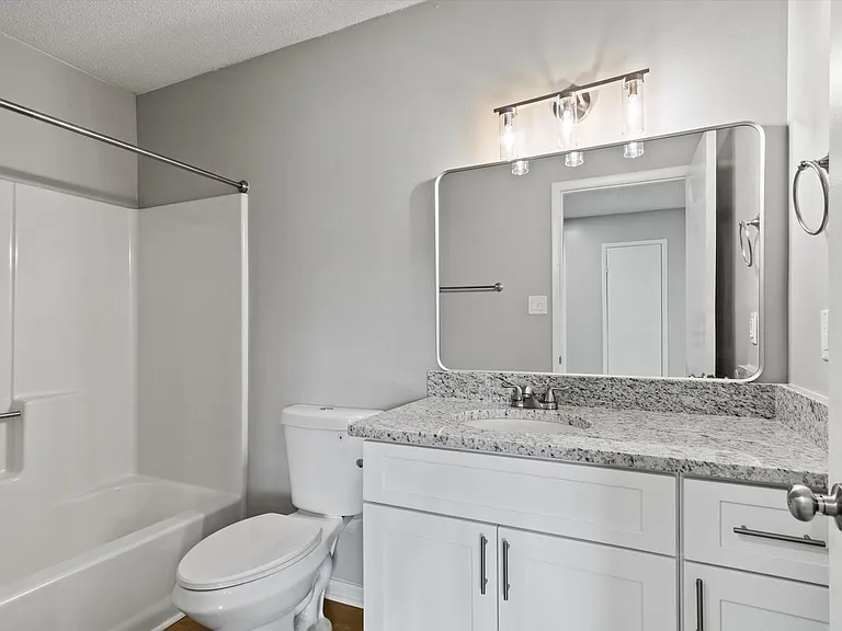 Swan Creek Apartments — Photo 24