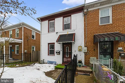 4409 Polk St NE Photo 1