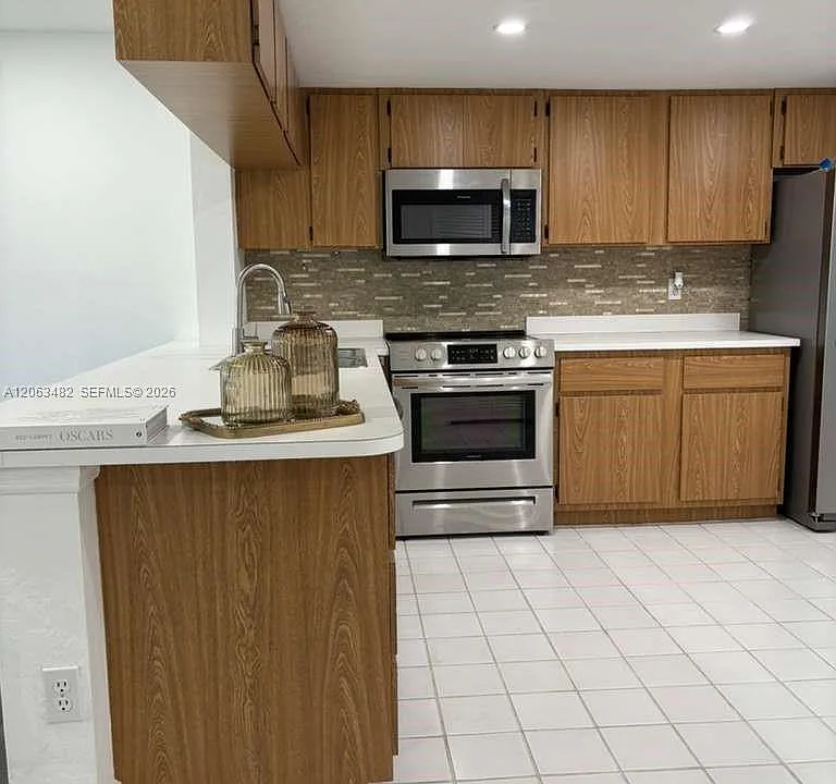 1005 Palm Beach Trace Dr #1005