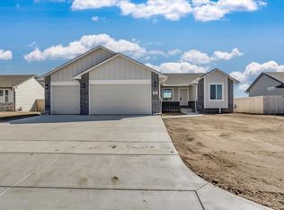 1616 N Wildflower Ct, Andover, KS 67002