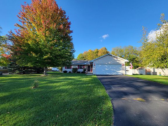 3rd image of W3792 N Deer Dr