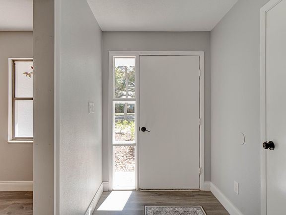 5th image of 106 E Floyd Ave