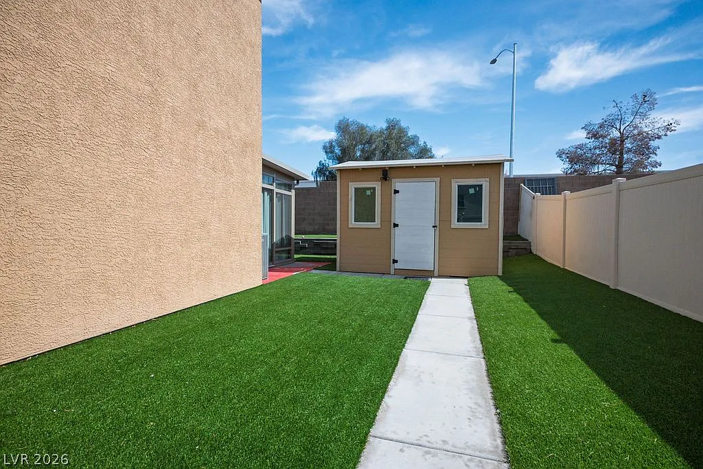 3 bed, 2.5 bath, 1527 sqft, $2,500 — Photo 4