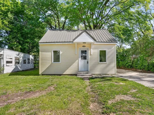 235 Feldt Ave, Evansdale, IA 50707