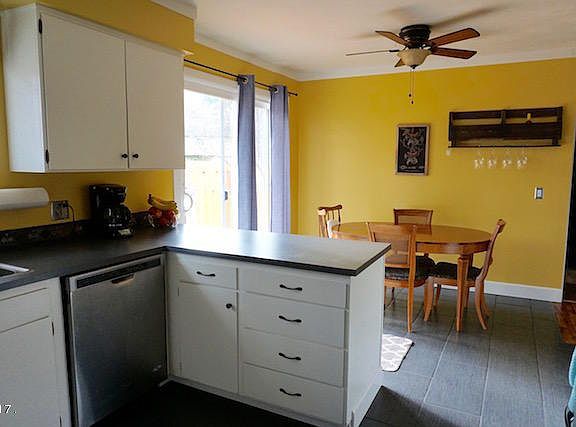 5th image of 105 Cohosset Dr