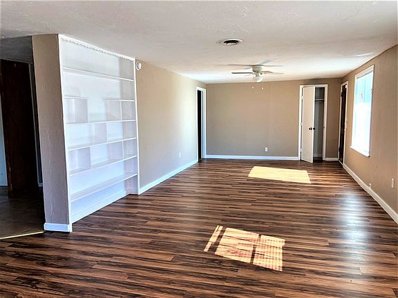 3rd image of 12301 NE 50th St