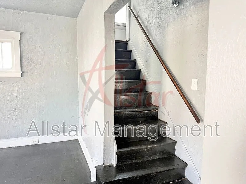 4 bed, 1.5 bath, 1605 sqft, $1,400 — Photo 4