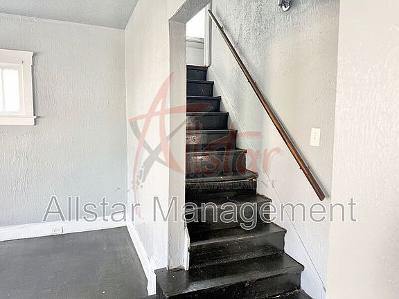 4th image of 1374 E 94th St