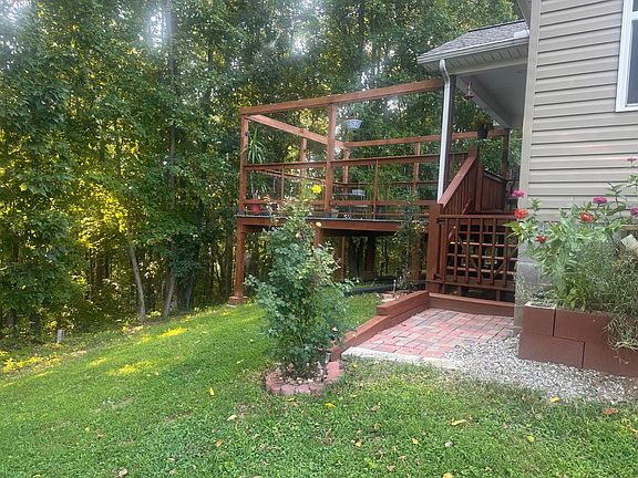2nd image of 198 Jolyn Ln