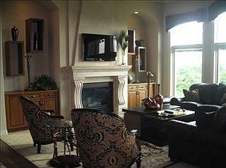 4th image of 1013 N 190th St
