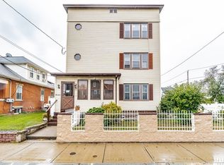 92 Meadow St, Chicopee, MA 01013