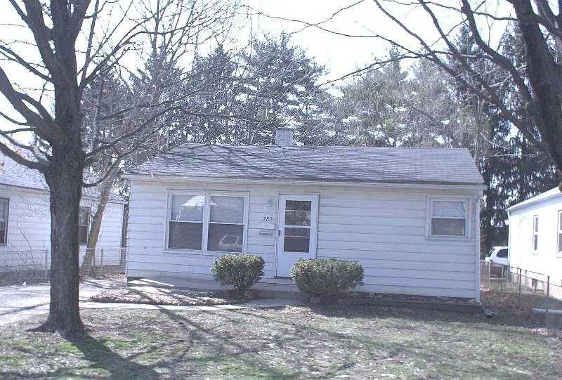 785 N Drexel Ave photo 1
