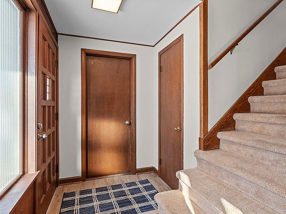 4th image of 6125 Birchcrest Dr