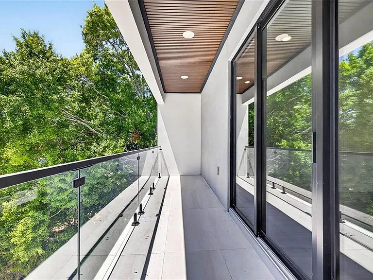 4426 W Euclid Ave — Photo 39