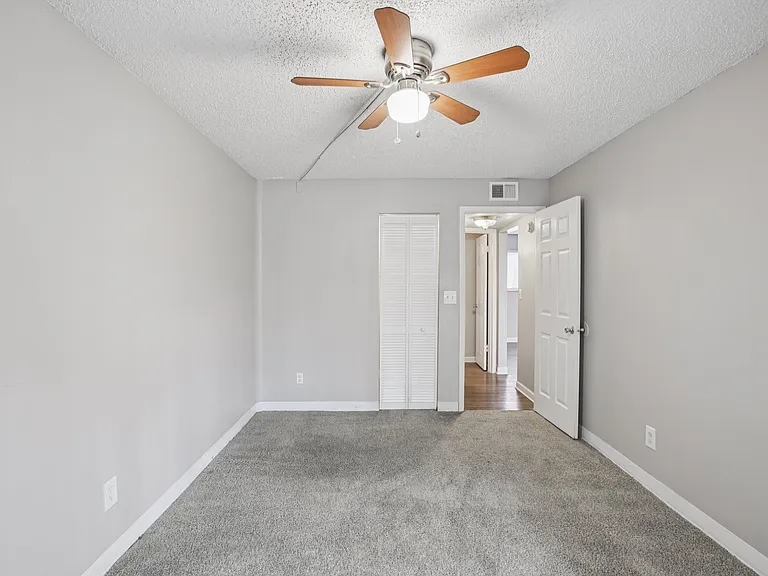 Meridian Luxury Condominiums — Photo 17
