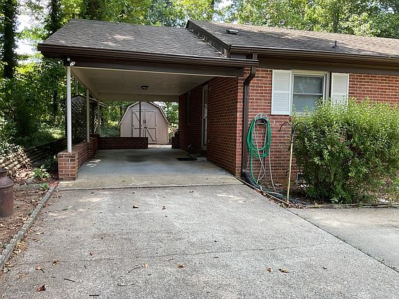 4th image of 3909 Waterton Rd