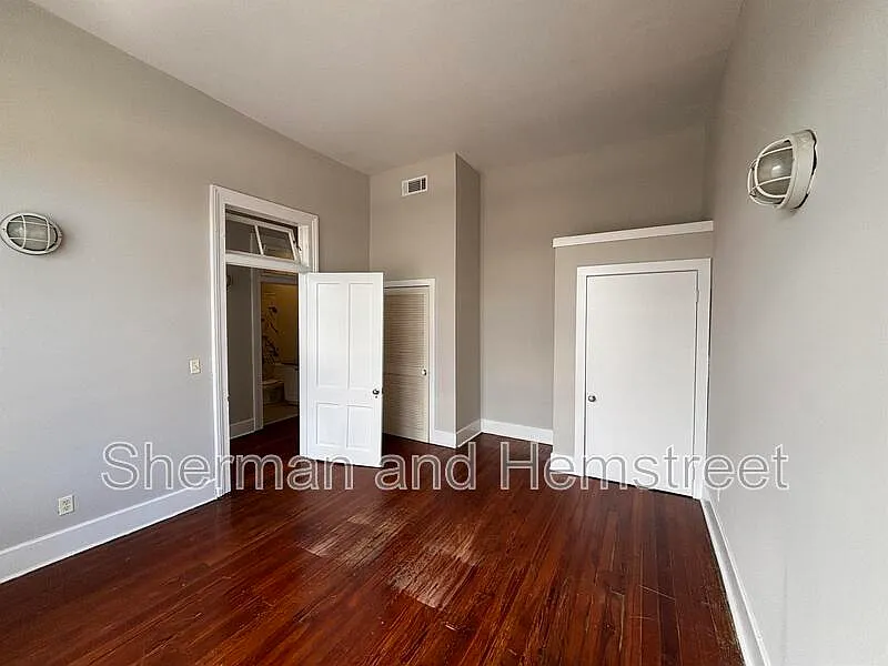 2 bed, 1.0 bath, 880 sqft, $1,075 — Photo 2