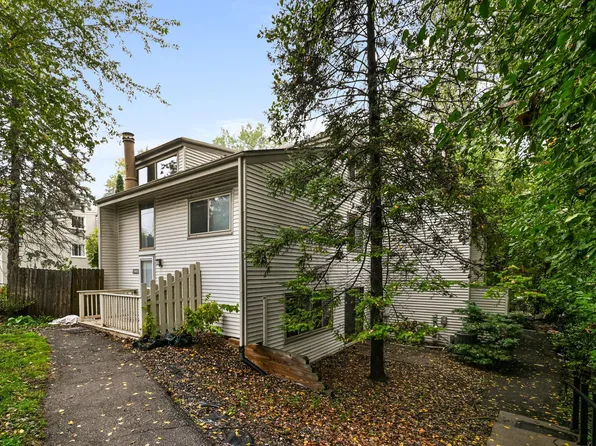5563 E Bavarian Pass, Minneapolis, MN 55432