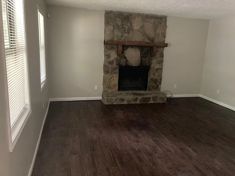 2936 Lakemont Dr SW — Photo 6